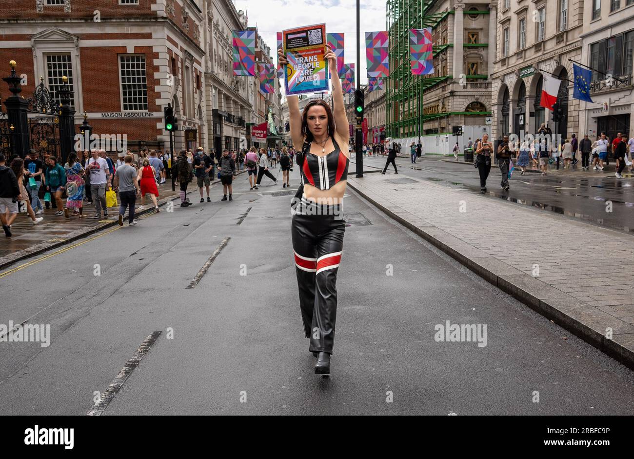 © Jeff Moore TRANS RIGHTS PROTEST. Tausende sind heute in der Londoner Innenstadt auf die Straße gegangen , um gegen die Rechte von Transgender-Menschen zu protestieren und sie zu unterstützen . Stockfoto