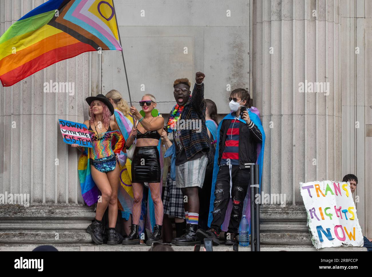 © Jeff Moore TRANS RIGHTS PROTEST. Tausende sind heute in der Londoner Innenstadt auf die Straße gegangen , um gegen die Rechte von Transgender-Menschen zu protestieren und sie zu unterstützen . Stockfoto