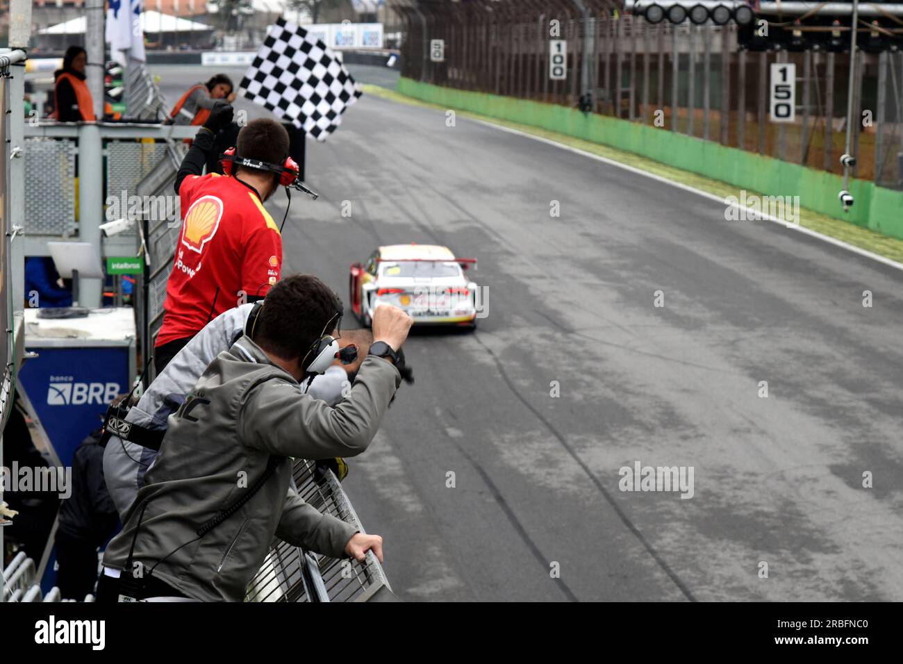 São PAULO, SP - 09.07.2023: STOCK CAR ETAPA INTERLAGOS - Victory of Pilot Ricardo Zonta in the Second Stock Car Race, auf der Interlagos Circuit, SP, diesen Sonntag (9 Uhr). (Foto: Roberto Casimiro/Fotoarena) Stockfoto