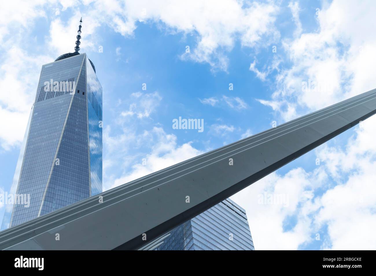 Blick auf das World Trade Center und den Freedom Tower im Stadtzentrum von New York City Stockfoto