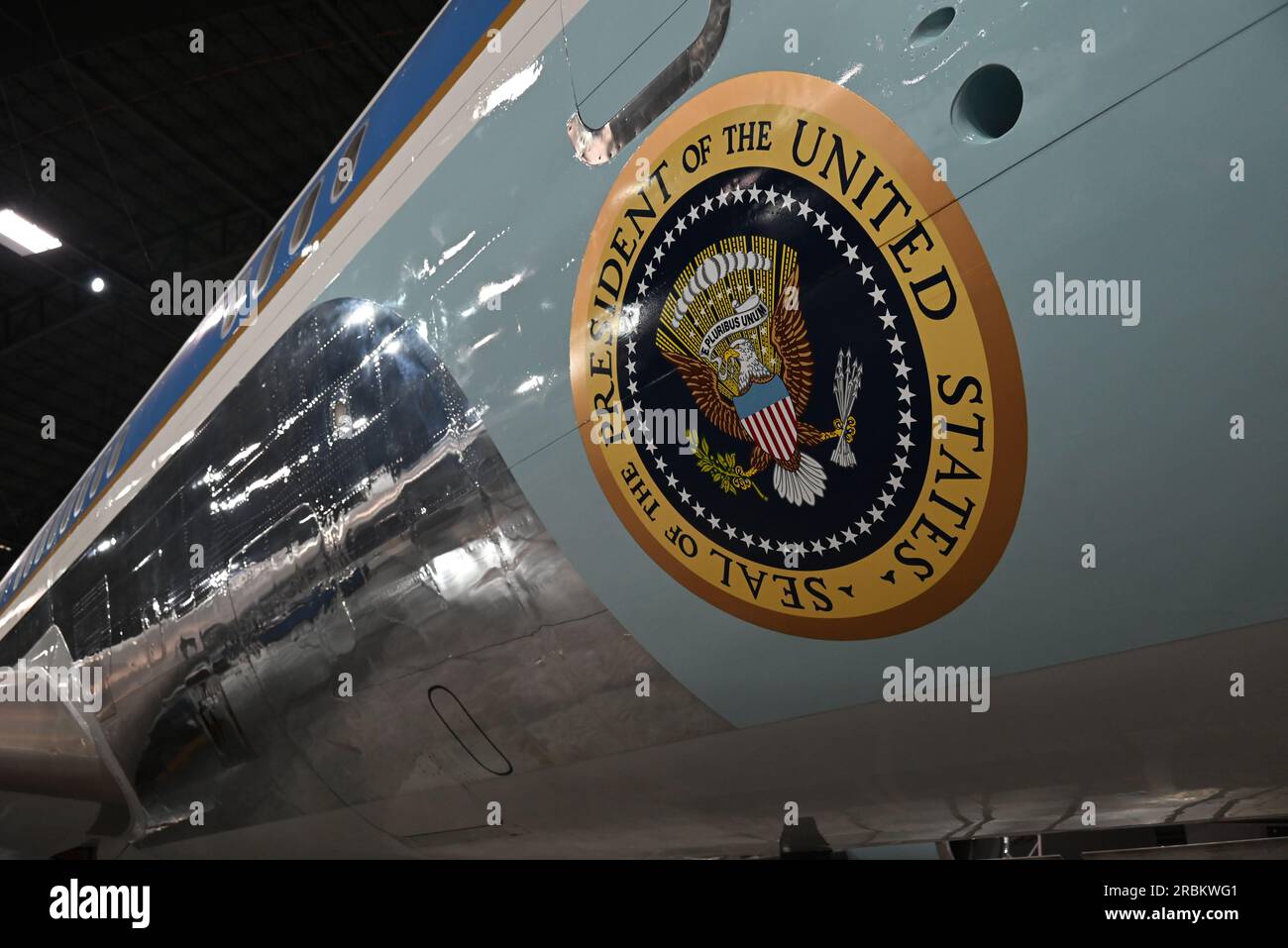 Das Präsidentensiegel der Air Force One, bekannt als SAM26000, eine Boeing 707, die zum ersten Mal von John F. Kennedy verwendet wurde, ist im US Air Force National Museum ausgestellt. Stockfoto