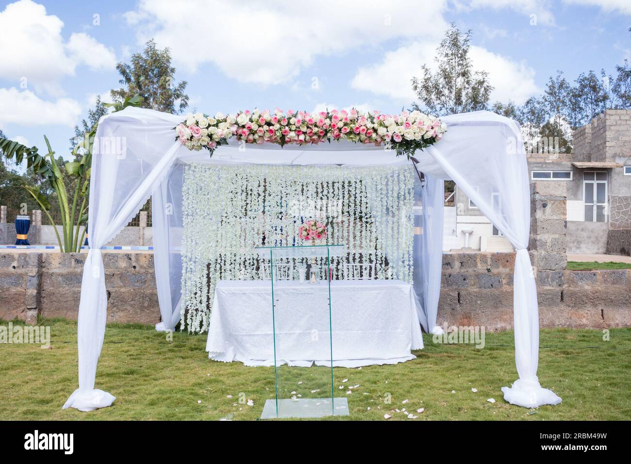 Kenianische Hochzeitsdekorationen Im Freien Auf Locations Setup Stockfoto