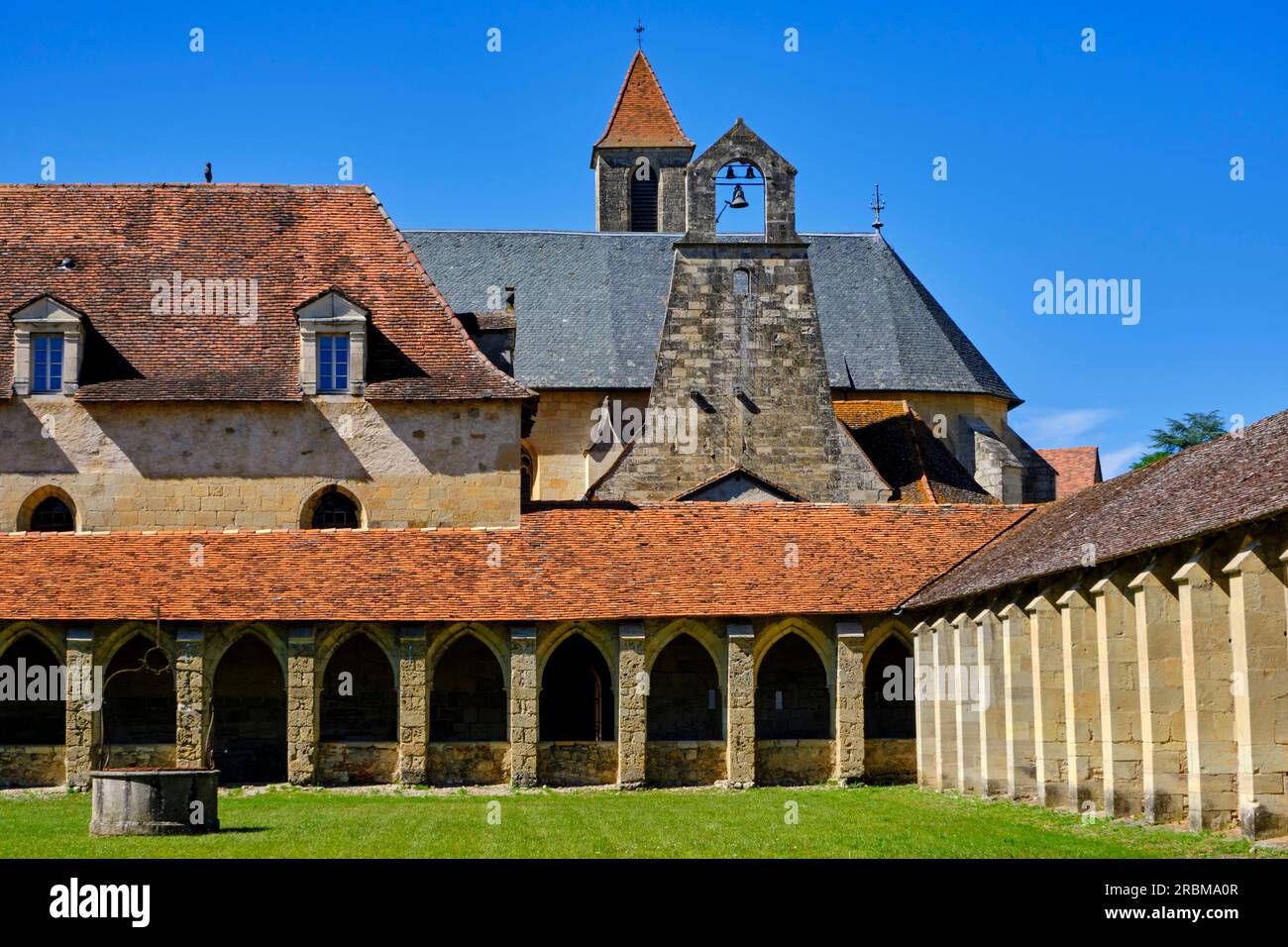 Frankreich, Aveyron (12), Villefranche-de-Rouergue, Stadt gelistet als Stadt der Kunst und Geschichte, Chartreuse Saint Sauveur, Kreuzgang des Chartreuse Stockfoto