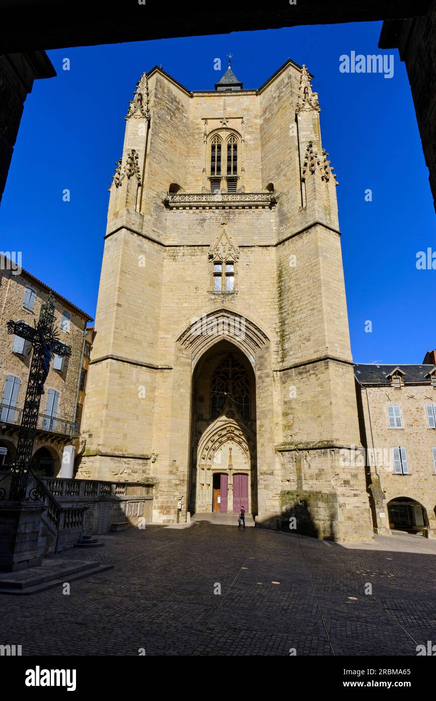 Frankreich, Aveyron (12), Villefranche-de-Rouergue, Gemeinde, die als Stadt der Kunst und Geschichte klassifiziert ist, historisches Zentrum, Notre-Dame-Kollegialkirche Stockfoto