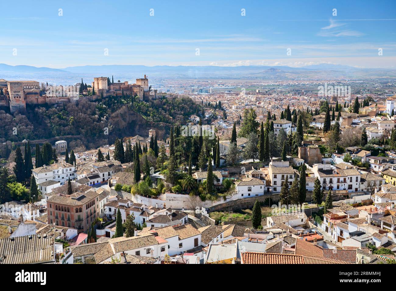 Panoramablick auf die Stadt Granada, mit Weltkulturerbe Alhambra und Stadtteil Albaycin und Sacromonte, Andalusien, Spanien Stockfoto