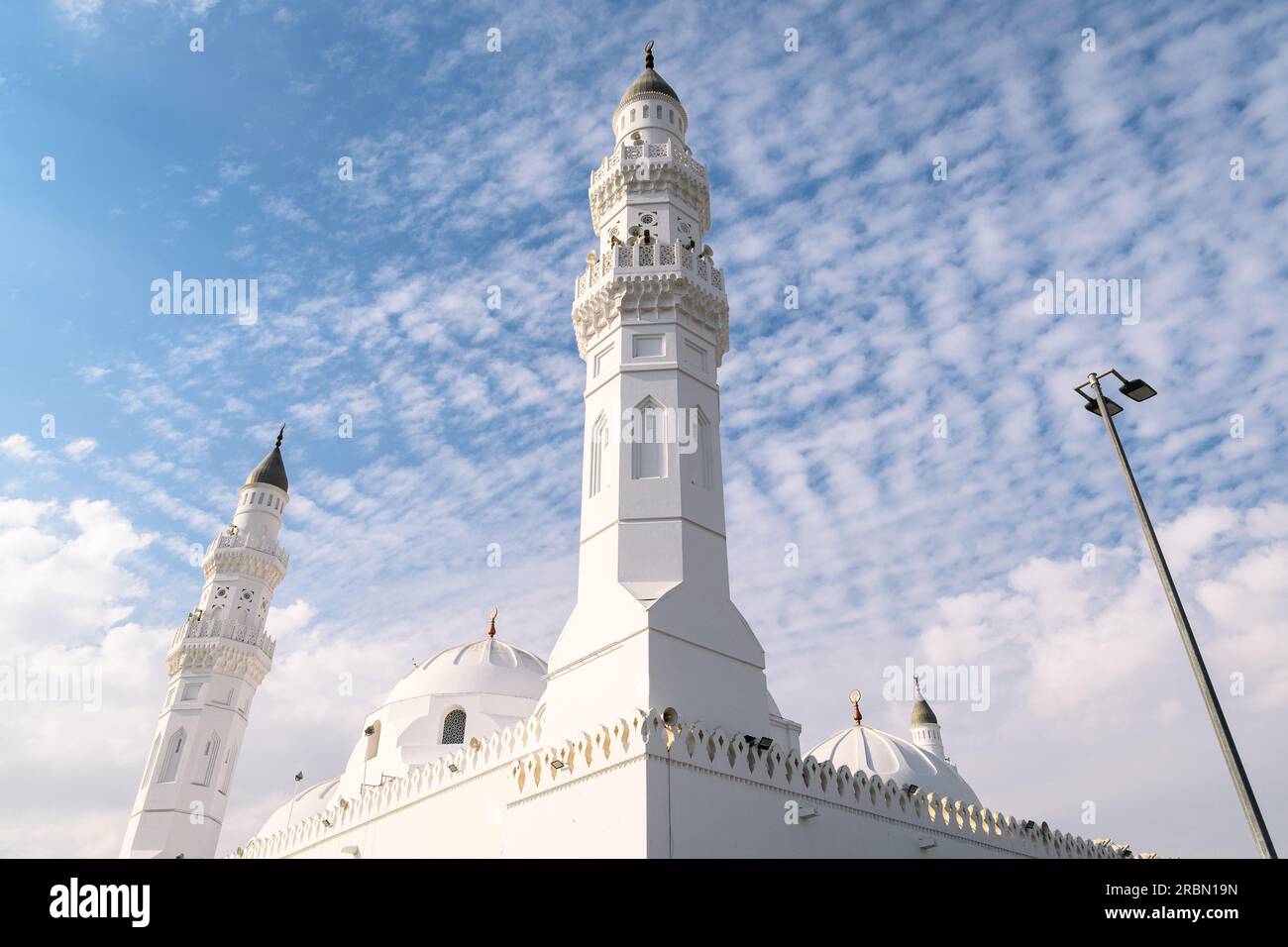 Medinah, Saudi-Arabien - 22. Dezember 2022: Quba-Moschee. Die erste Moschee im Islam. Es wurde vom Propheten Muhammad gegründet (Friede sei mit ihm). Stockfoto