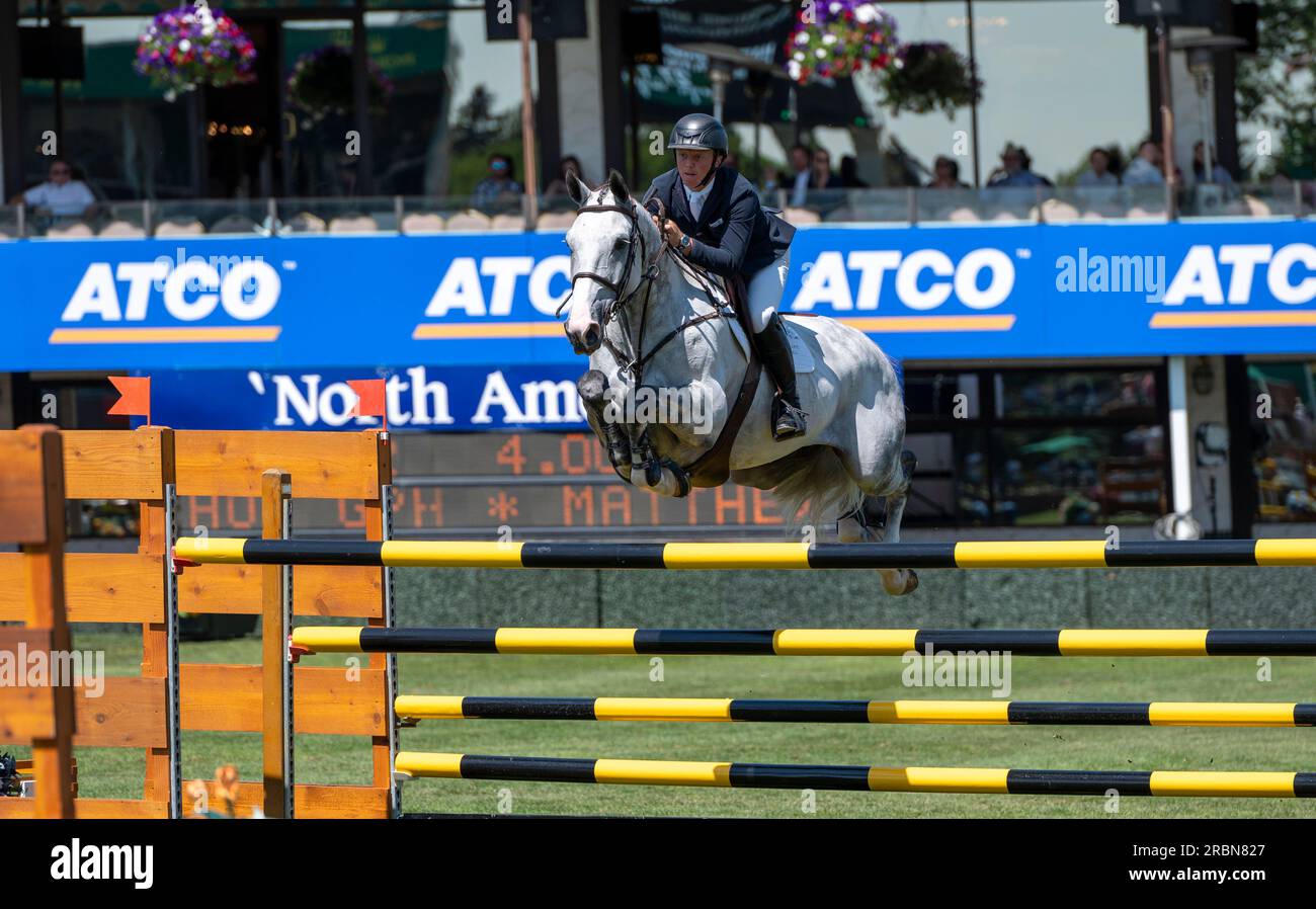 Calgary, Alberta, Kanada, 8. Juli 2023. Mathew Sampson (GBR) reitet Equine America Ivanhoe GP, CSI North American, Spruce Meadows - der QE II Cup. Stockfoto