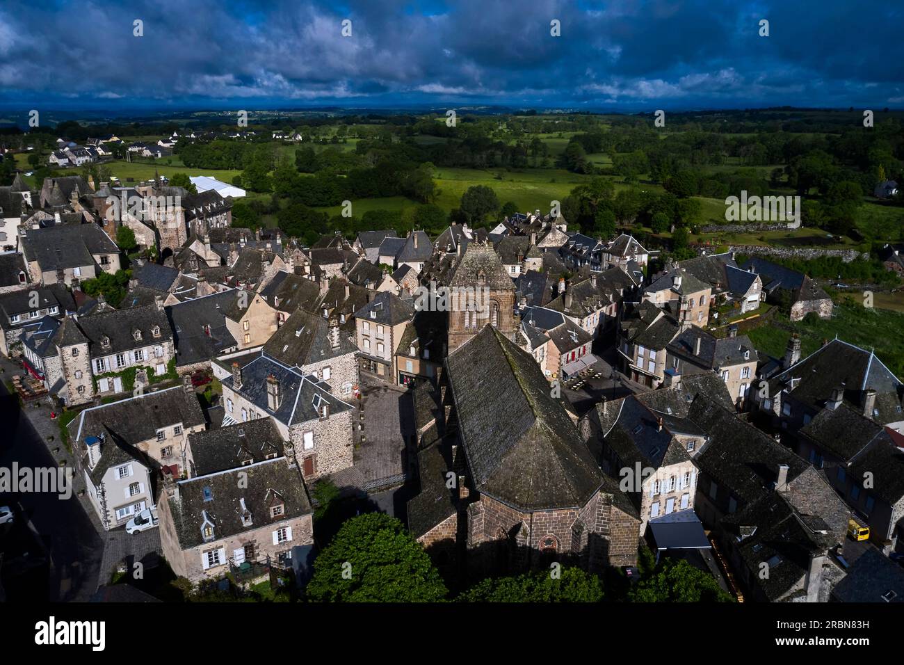 Frankreich, Cantal, Auvergne Volcanoes Regional Natural Park, Salers, die schönsten Dörfer Frankreichs Stockfoto