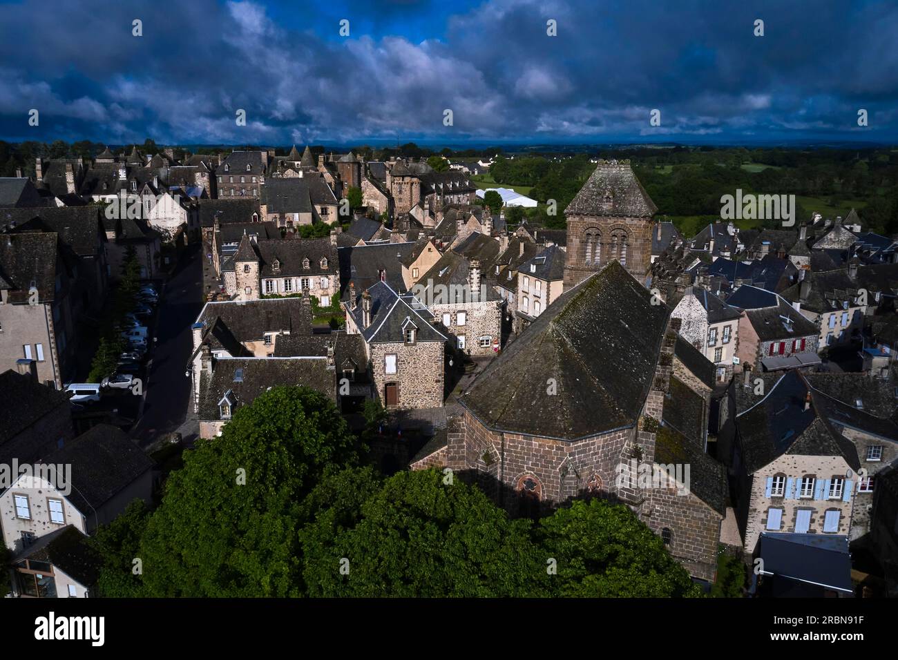 Frankreich, Cantal, Auvergne Volcanoes Regional Natural Park, Salers, die schönsten Dörfer Frankreichs Stockfoto