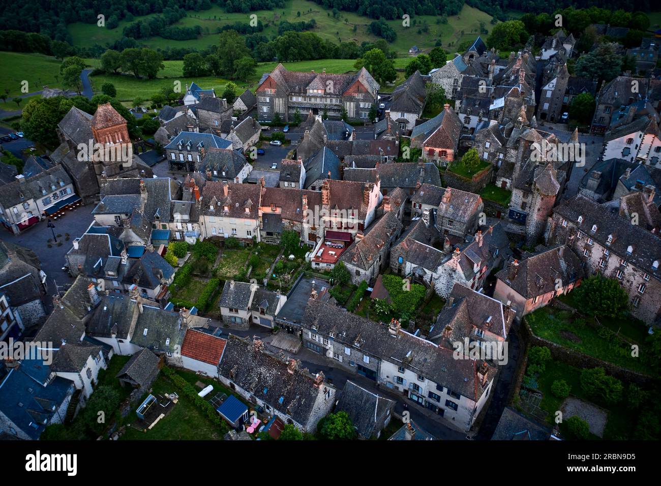 Frankreich, Cantal, Auvergne Volcanoes Regional Natural Park, Salers, die schönsten Dörfer Frankreichs Stockfoto