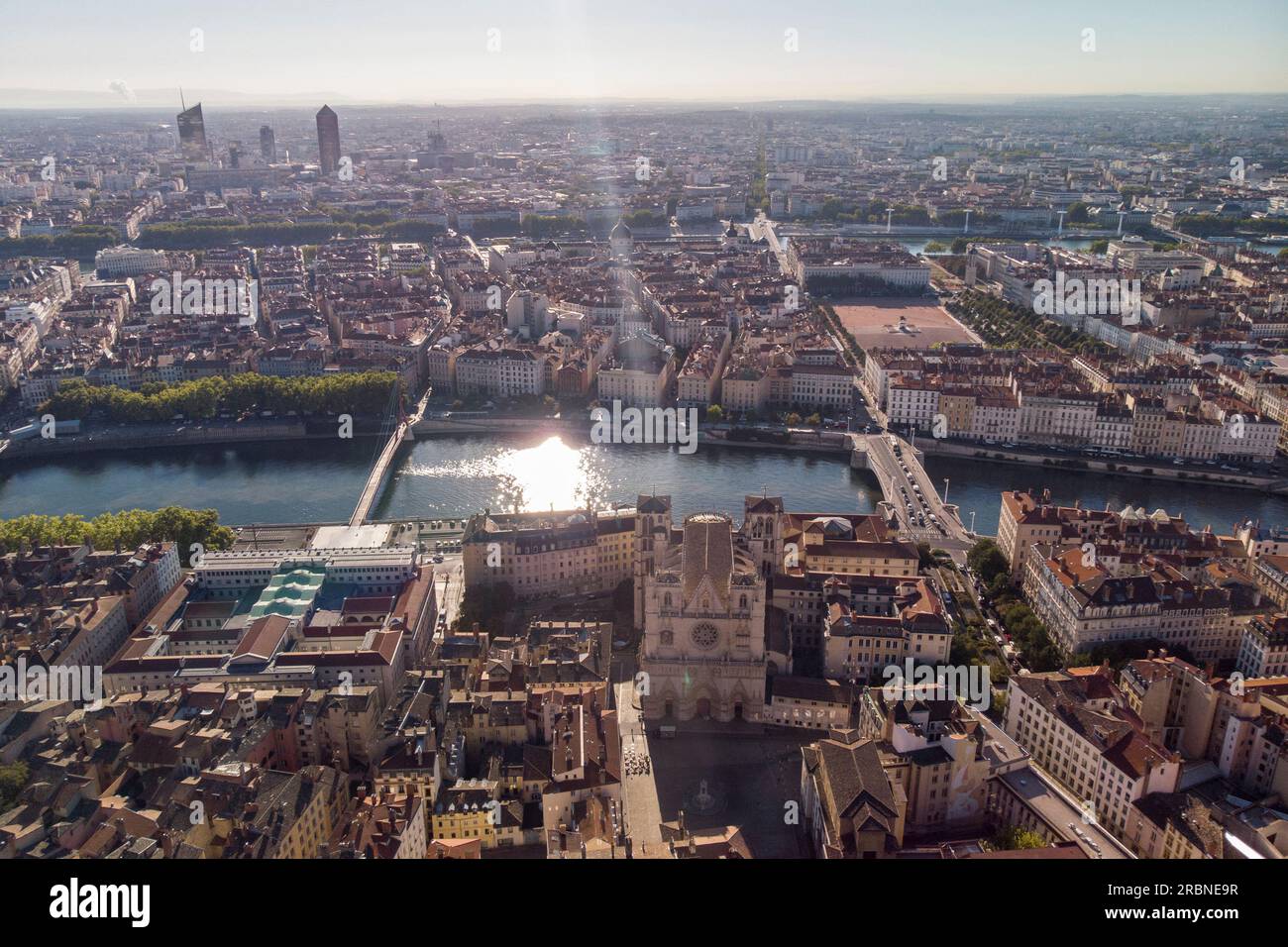 Blick über die Stadt von außerhalb der Basilika Notre-Dame de Fourviere, 5. Arrondissement von Lyon, Lyon, Rhone, Frankreich, Europa Stockfoto