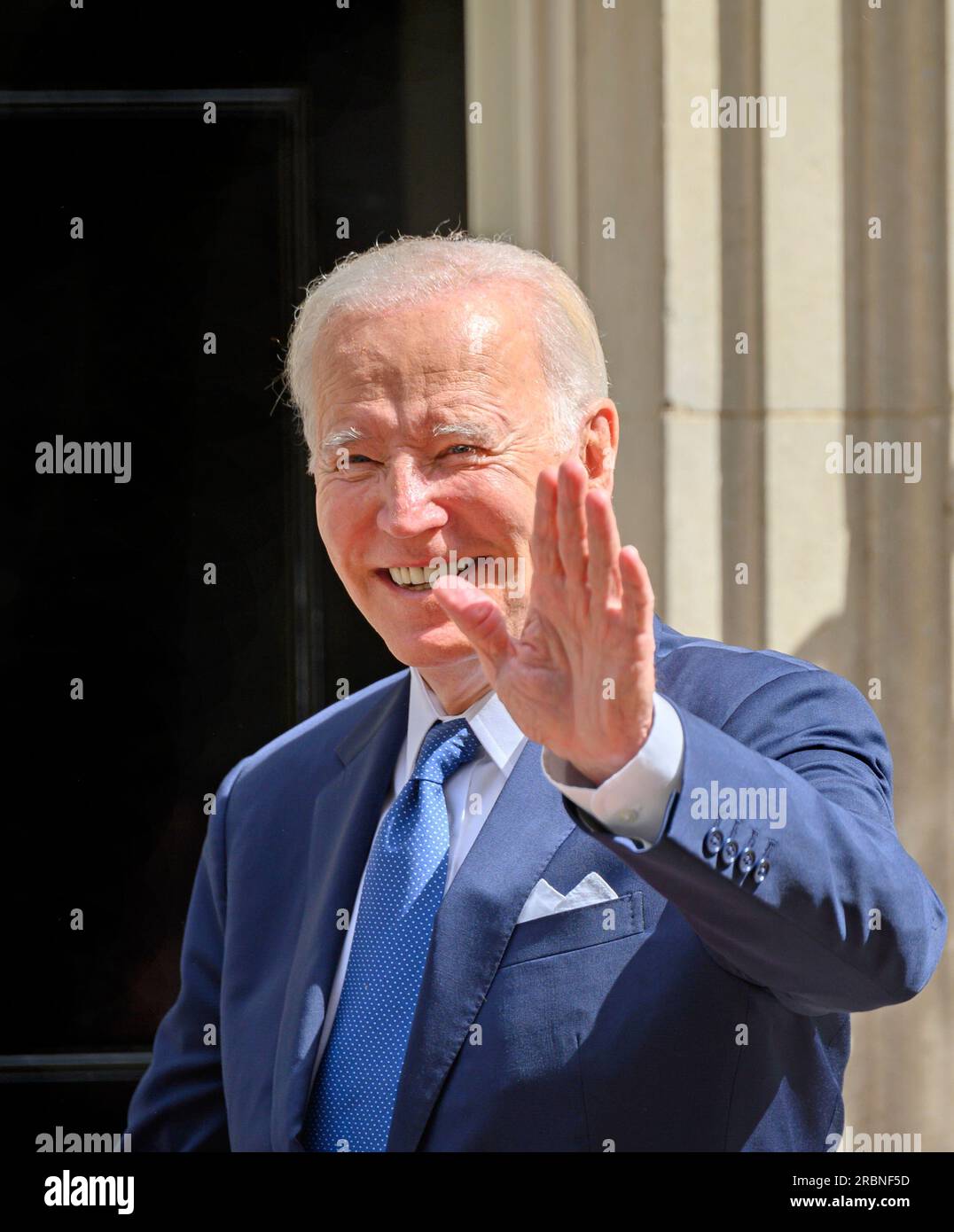 US-Präsident Joe Biden trifft am 10. Juli 2023 in der Downing Street zu einem Treffen mit dem britischen Premierminister Rishi Sunak in Nummer 10 ein Stockfoto