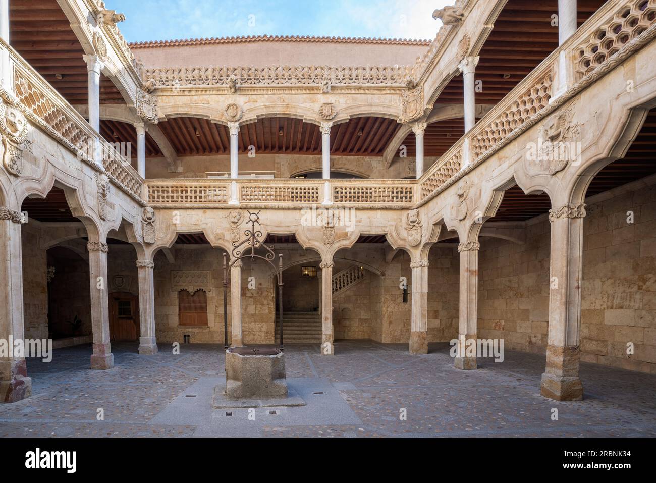 Casa de las Conchas (Haus der Muscheln) Courtyard - Salamanca, Spanien Stockfoto