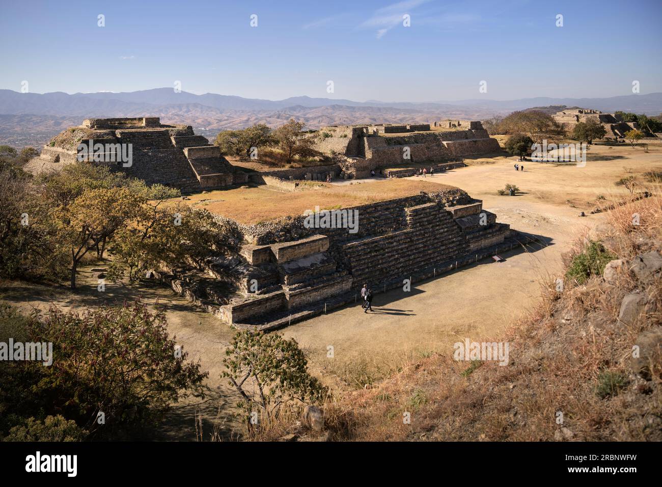 Ruine der Stadt Monte Albán (ehemalige Hauptstadt der Zapotec), Oaxaca, Mexiko, Nordamerika, Lateinamerika, UNESCO-Weltkulturerbe Stockfoto