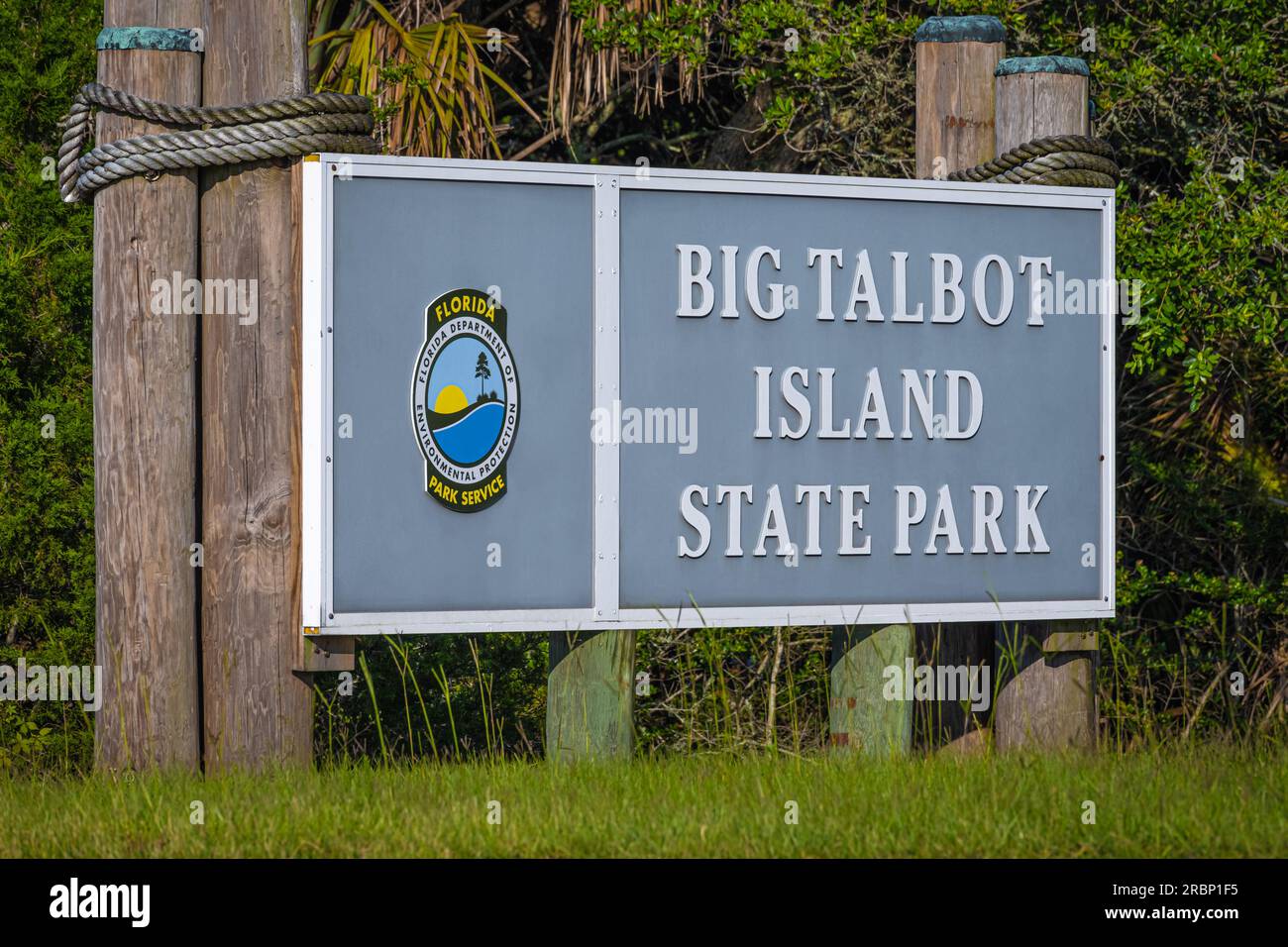 Eingangsschild zum Big Talbot Island State Park im Nordosten Floridas. (USA) Stockfoto