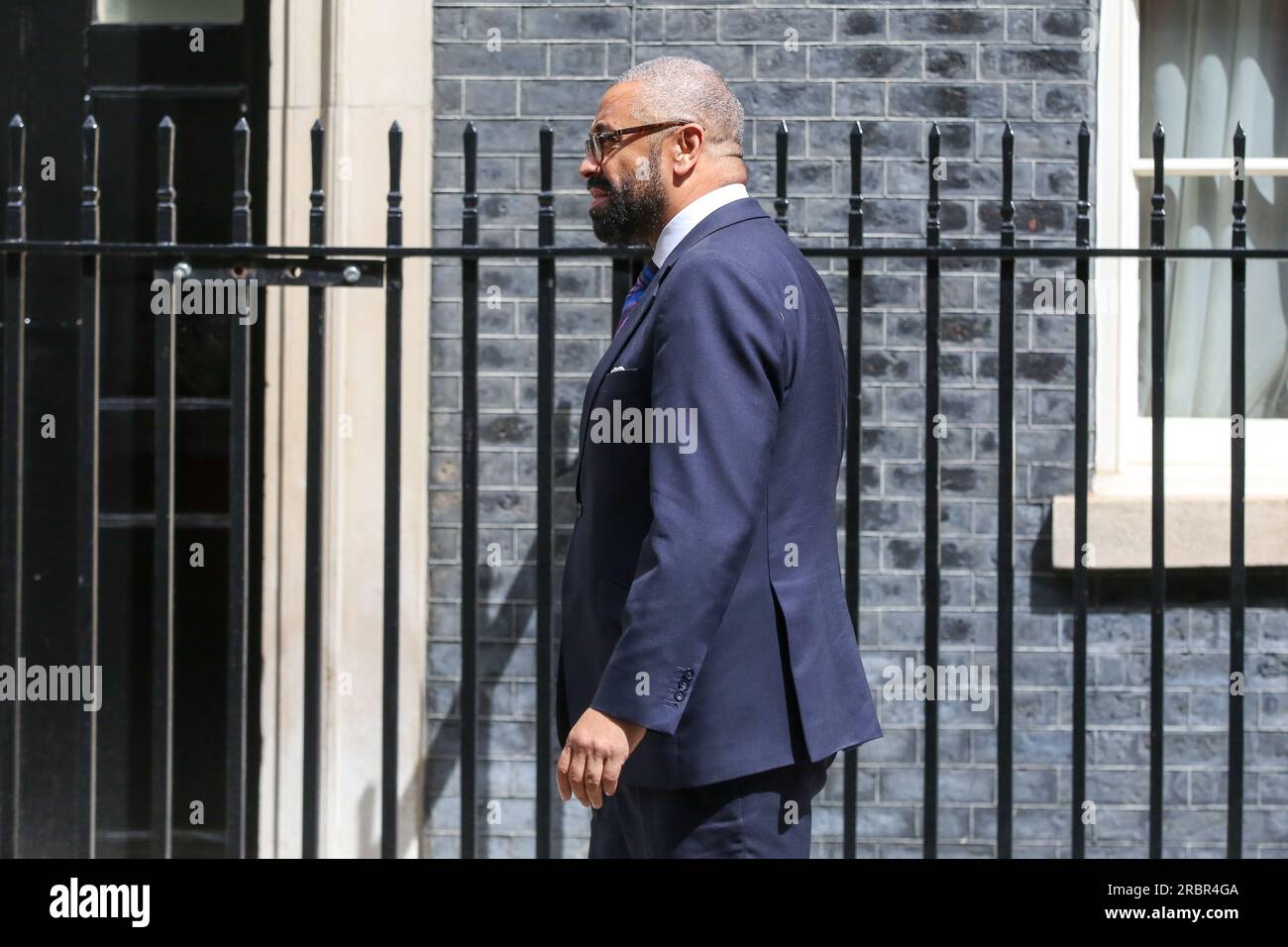 London, Großbritannien. 10. Juli 2023. James clever, der Außenminister, verlässt die Downing Street 10. Der Präsident wird in der Downing Street mit dem britischen Premierminister Rishi Sunak zusammentreffen, um die engen Beziehungen zwischen Großbritannien und den Vereinigten Staaten noch vor dem NATO-Gipfel in Vilnius (Litauisch) Ende dieser Woche weiter zu stärken. (Foto: Steve Taylor/SOPA Images/Sipa USA) Guthaben: SIPA USA/Alamy Live News Stockfoto