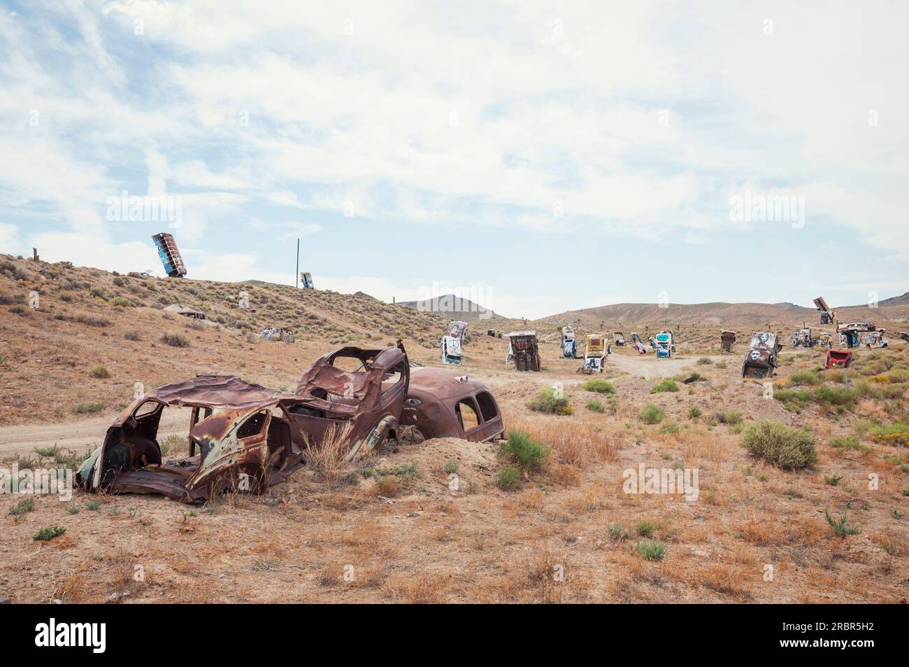 08-14-2017 Goldfield, NV, USA. International Car Forest of the Last Church. Stockfoto
