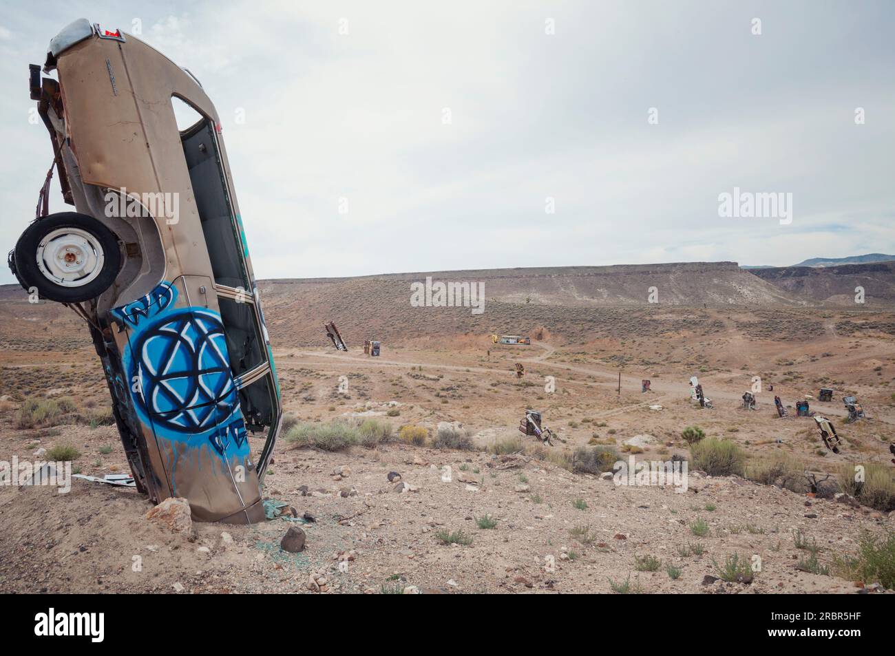 08-14-2017 Goldfield, NV, USA. International Car Forest of the Last Church. Stockfoto