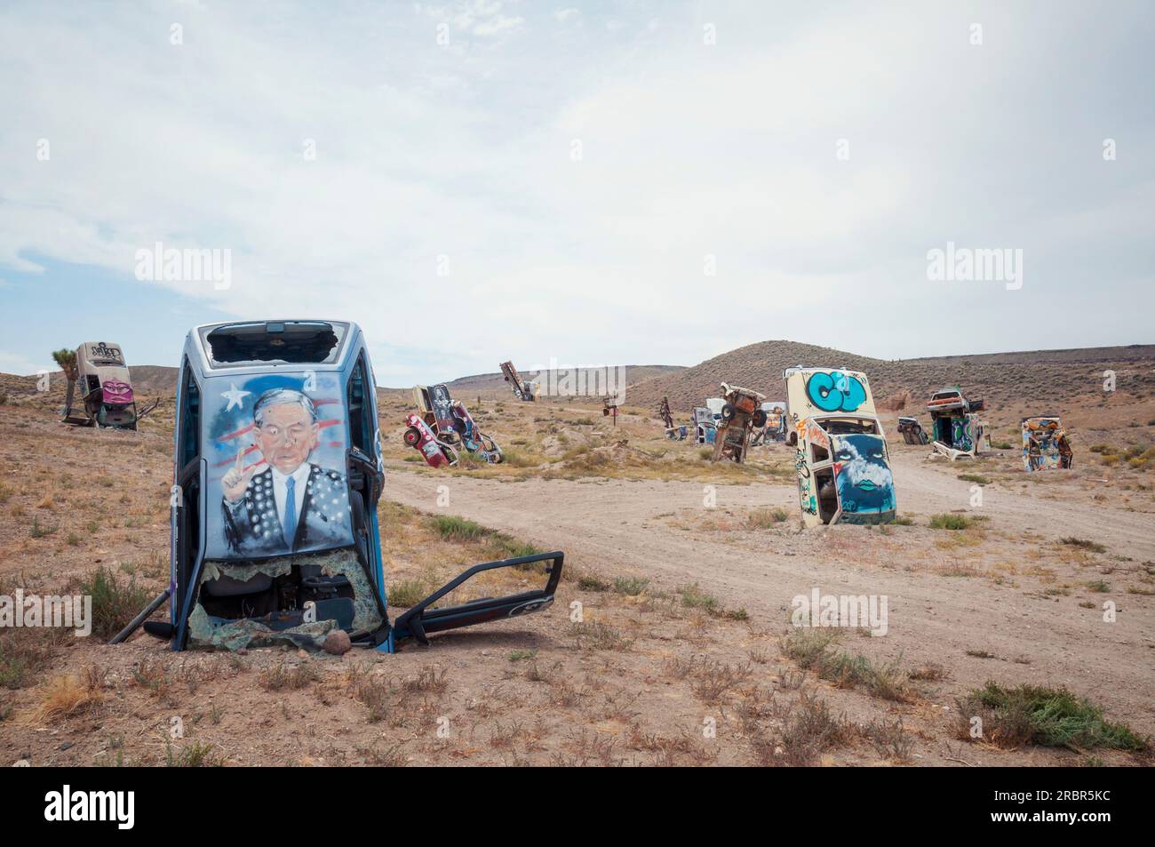 08-14-2017 Goldfield, NV, USA. International Car Forest of the Last Church. Stockfoto