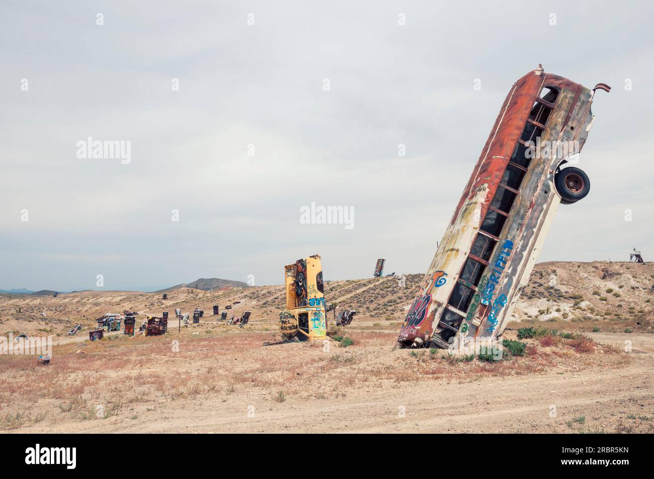 08-14-2017 Goldfield, NV, USA. International Car Forest of the Last Church. Stockfoto