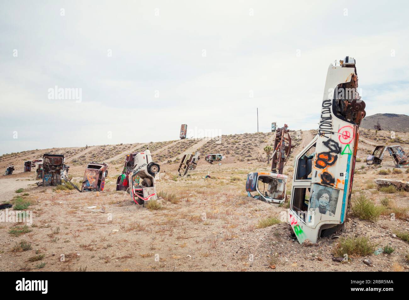 08-14-2017 Goldfield, NV, USA. International Car Forest of the Last Church. Stockfoto