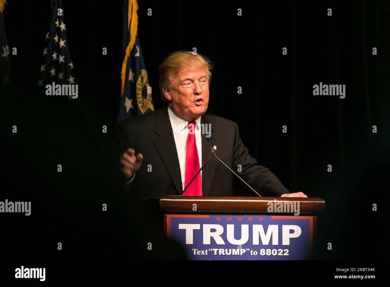 21. Februar 2016: Der republikanische Präsidentschaftskandidat Donald Trump spricht bei einer Kundgebung in Atlanta, Georgia, mit mehreren tausend Anhängern Stockfoto