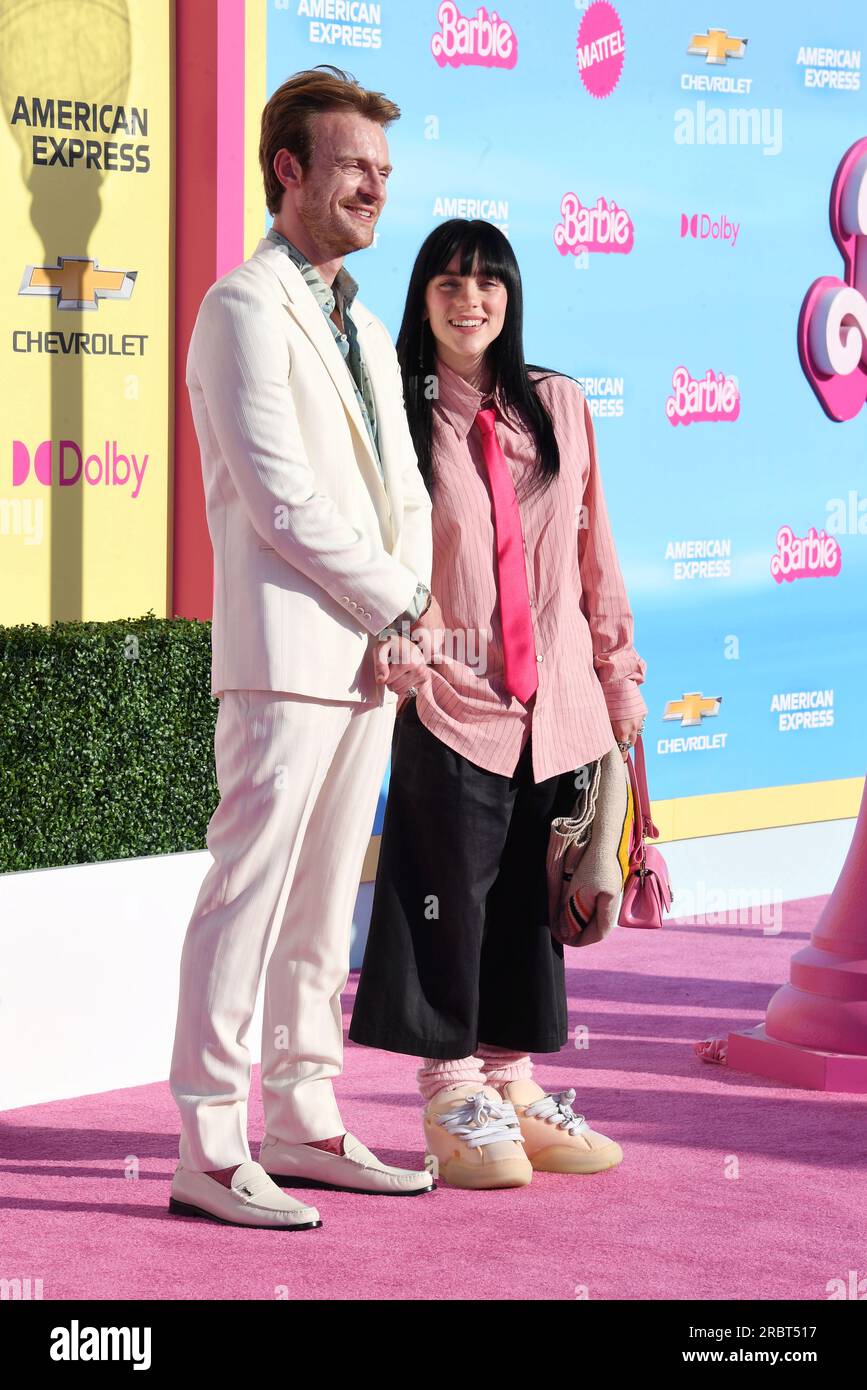 LOS ANGELES, KALIFORNIEN - JULI 09: (L-R) FINNEAS und Billie Eilish besuchen die Weltpremiere von „Barbie“ im Shrine Auditorium und der Expo Hall am Juli Stockfoto