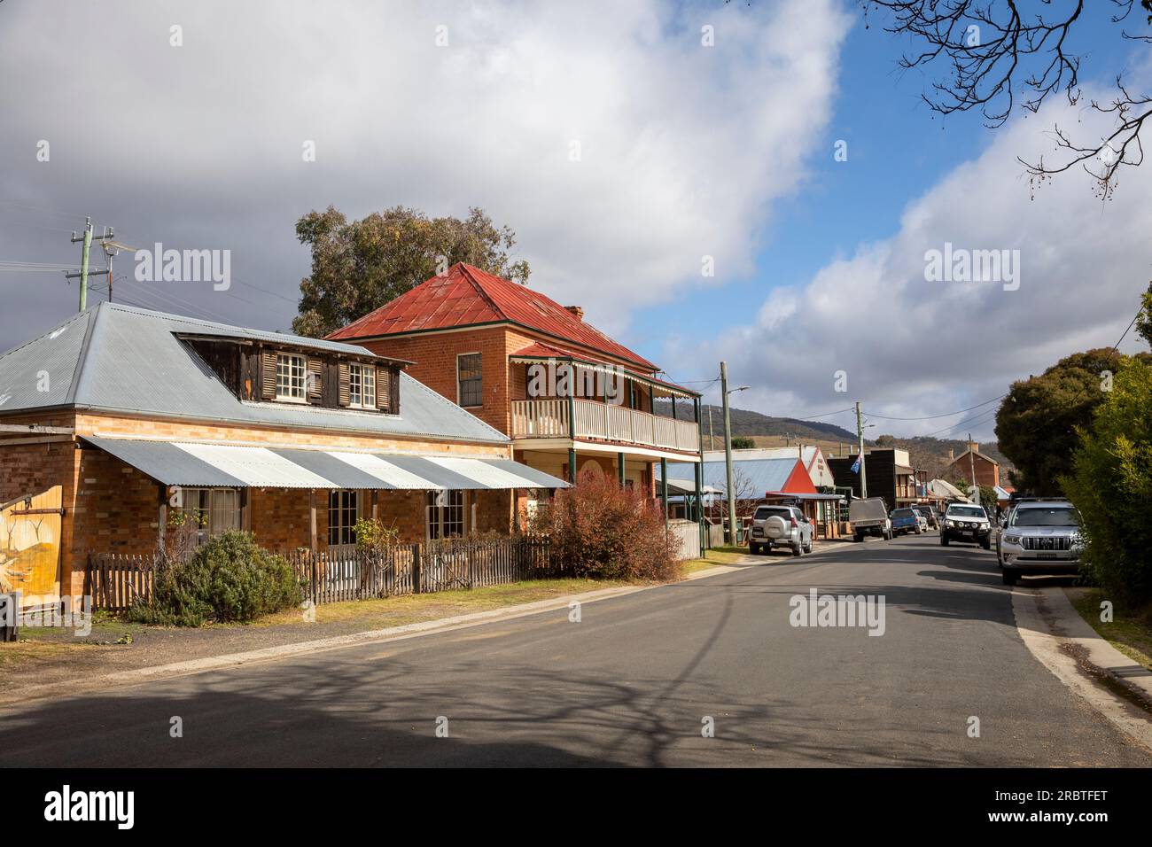 Juli 2023, Sofala Stadtzentrum, kleines NSW Dorf älteste Goldrauschstadt in Australien, historisches Anwesen in der Denison Street, New South Wales, Australien Stockfoto