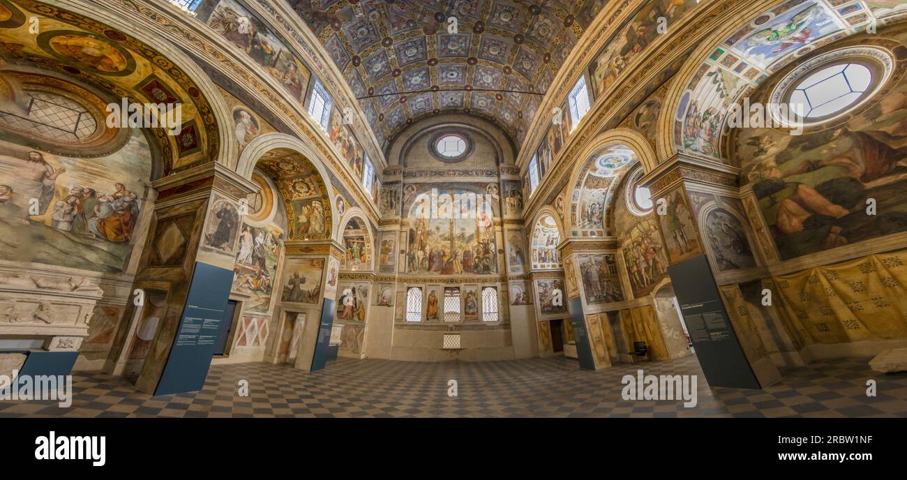 Der Nonnenchor gehört zum UNESCO-Weltkulturerbe und ist ein wichtiges Wahrzeichen in Brescia. Hier vor allem die Fresken Stockfoto