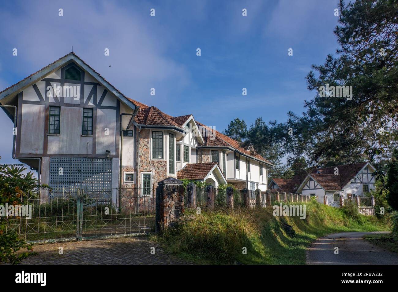 Traditionell im Kolonialstil gebaute Häuser Fraser Hill Malaysia Stockfoto