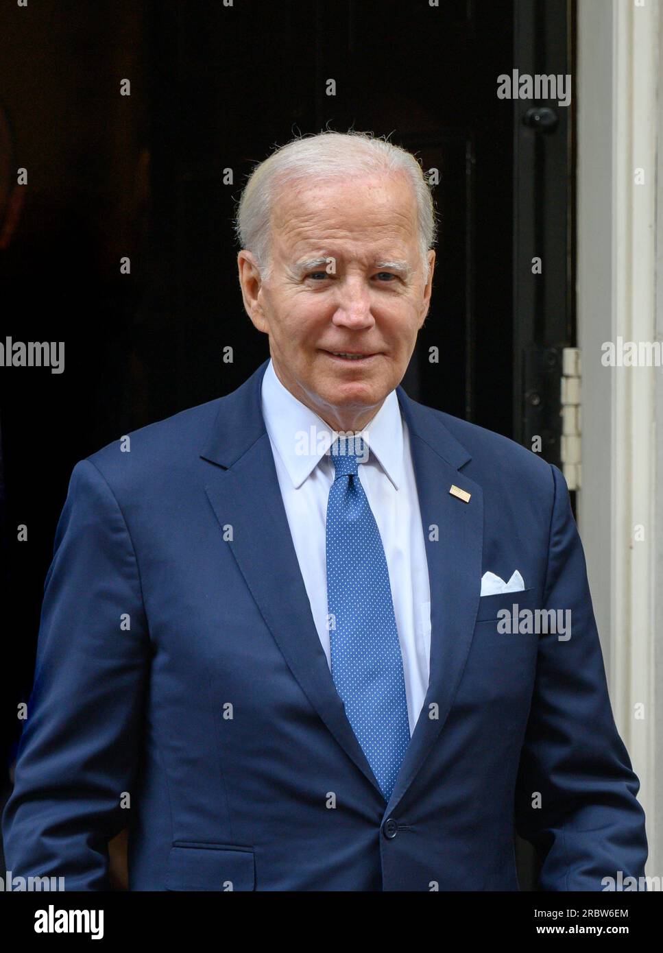 US-Präsident Joe Biden ging nach einem Treffen mit dem britischen Premierminister Rishi Sunak in der Downing Street 10 am 10. Juli 2023 Stockfoto