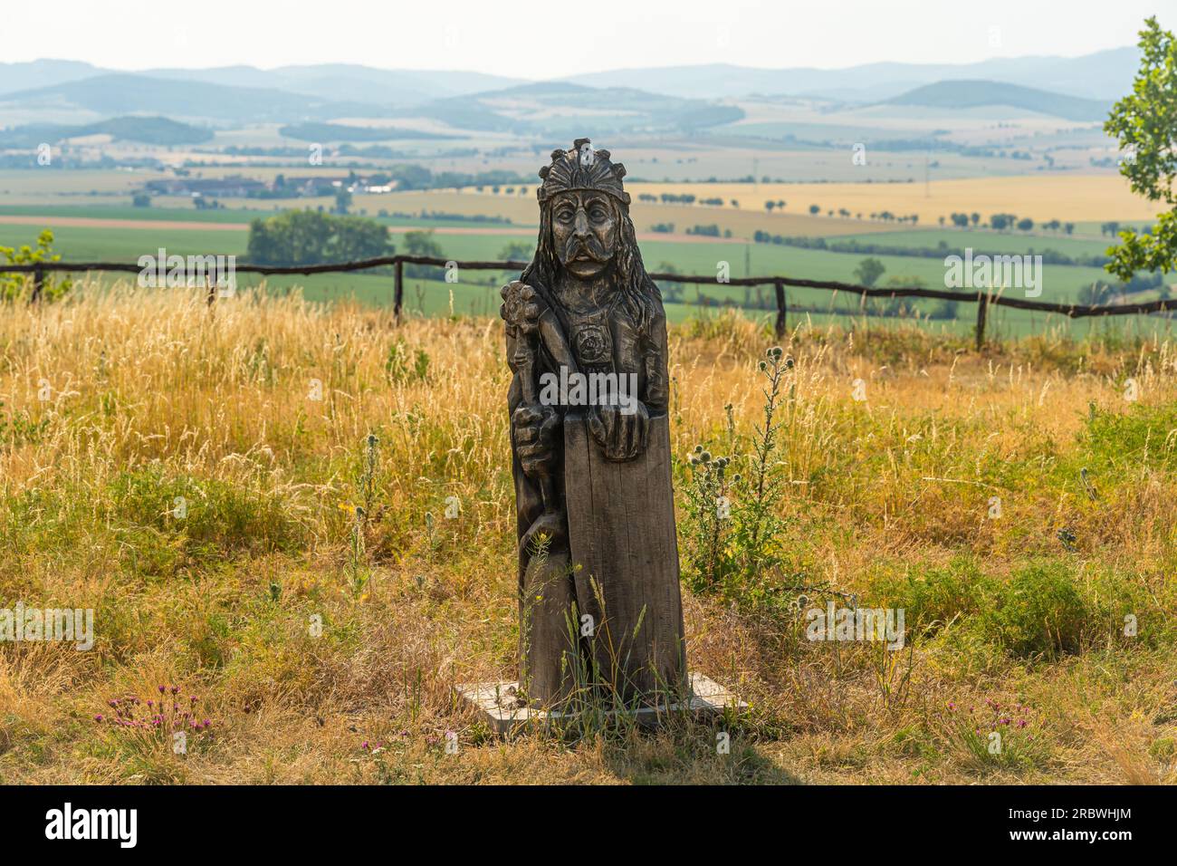 Podborany, Tschechische Republik, 26.06.2023, Statue des Kriegers Samo auf dem Hügel Fort Rubin Stockfoto