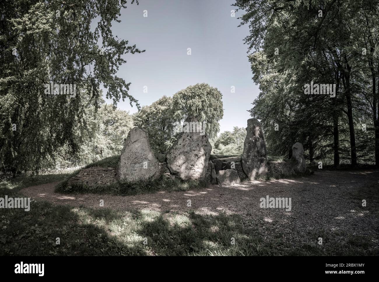 Waylands Smithy Neolithic Long Barrow auf dem Ridgeway, Oxfordshire, Großbritannien Stockfoto