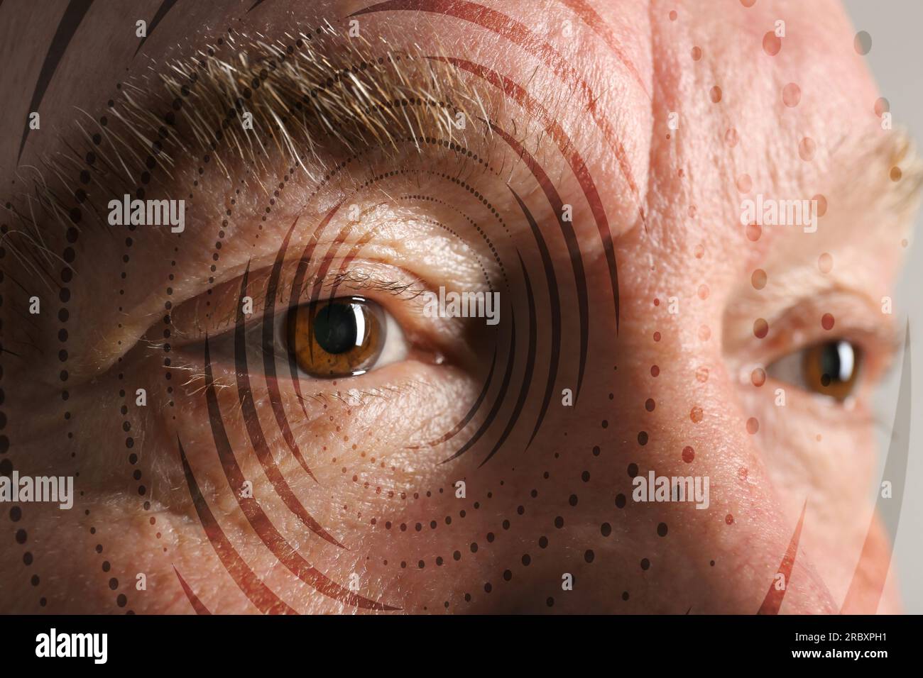 Hypnose und Therapie. Dreh dich über das Gesicht des Seniorenmannes, mach die Nahaufnahme. Collage-Design Stockfoto