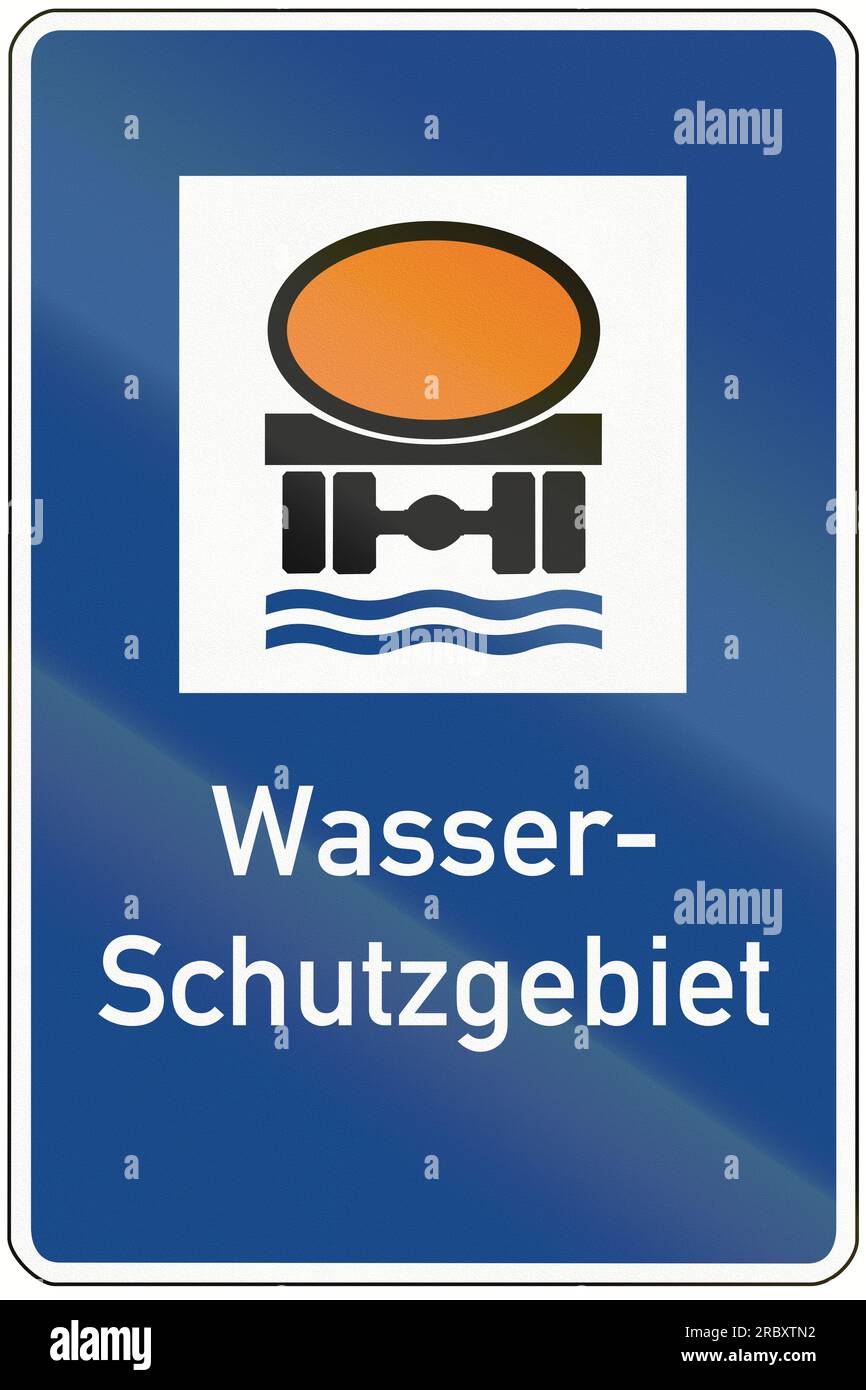 Deutsches Verkehrszeichen zum Verbot der Durchfahrt von Fahrzeugen, die wassergefährdende Güter befördern. Wasserschutzgebiet bedeutet Wasserschutz Stockfoto