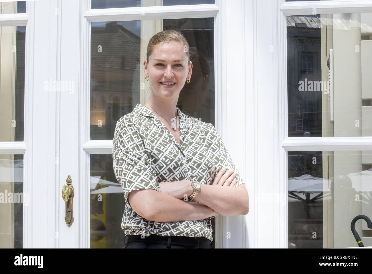 Brüssel, Belgien. 11. Juli 2023. Emma Meesseman posiert für den Fotografen bei einer Präsentation der flämischen Dekoration im Namen der flämischen Regierung, Teil der Feierlichkeiten anlässlich des flämischen Regionalfeiertags am Dienstag, den 11. Juli 2023. Die Auszeichnungen werden zum achten Mal an Menschen oder Organisationen vergeben, die sich besonders um die Gesellschaft bemüht haben. BELGA FOTO HATIM KAGHAT Kredit: Belga News Agency/Alamy Live News Stockfoto