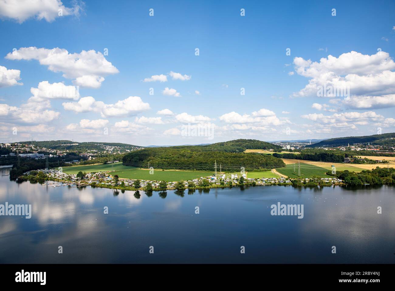 harkort-see, Campingplatz in Hagen-Vorhalle, links im Hintergrund die Stadt Herdecke, Ruhrgebiet, Nordrhein-Westfalen, Deutschland. Harkorts Stockfoto