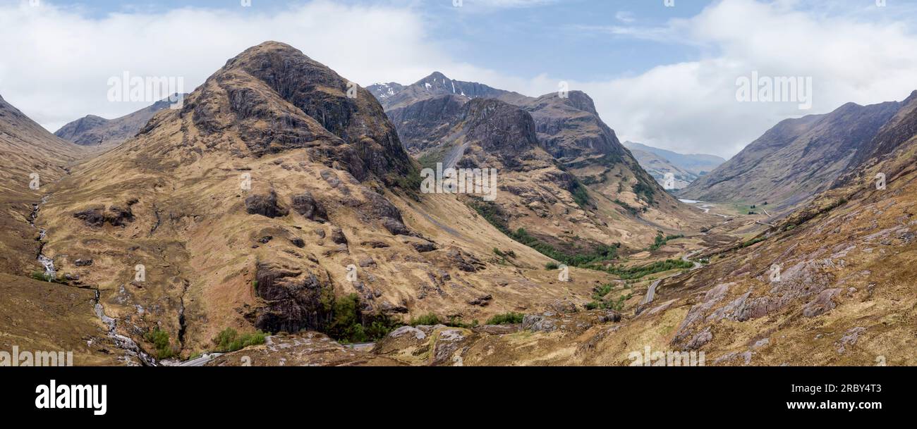 Die drei Schwestern von glencoe haben einen fantastischen Panoramablick in Richtung loch achtriochtan in der Ferne Stockfoto