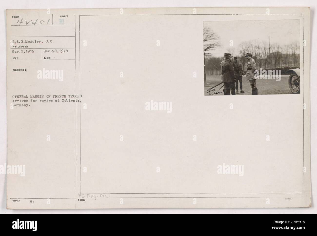 Sergeant S. McAuley, S.C. hat dieses Foto am 1. März 1919 als Teil der Fotografien der amerikanischen Militäraktionen während des Ersten Weltkriegs gemacht. Das Bild zeigt General Mangin von den französischen Truppen, die in Coblentz ankommen, um sie zu überprüfen. Dieses Foto hat die Nummer 32401 und wurde am 20. Dezember 1918 an Sergeant S. McAuley ausgegeben. Stockfoto