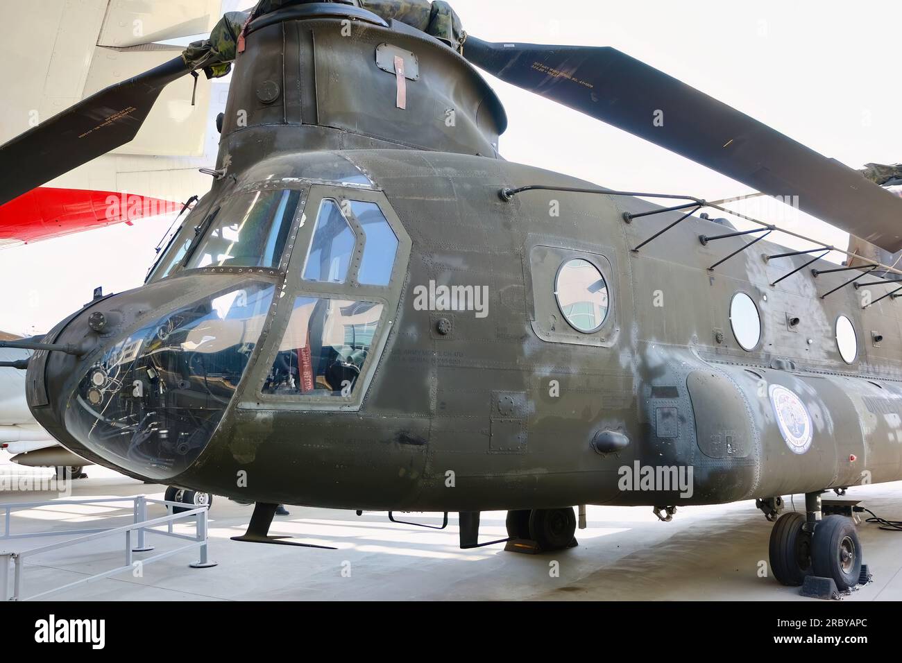 Der älteste fliegende Boeing CH-47D Chinook My Old Lady Hubschrauber wurde nach 54-jährigem Einsatz außer Betrieb genommen Museum of Flight Seattle Washington State USA Stockfoto