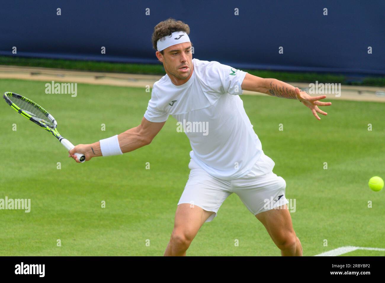 Marco Cecchinato (ITA) spielt am zweiten Tag des Rothesay International am 27. Juni im Devonshire Park, Eastbourne, Großbritannien. Stockfoto