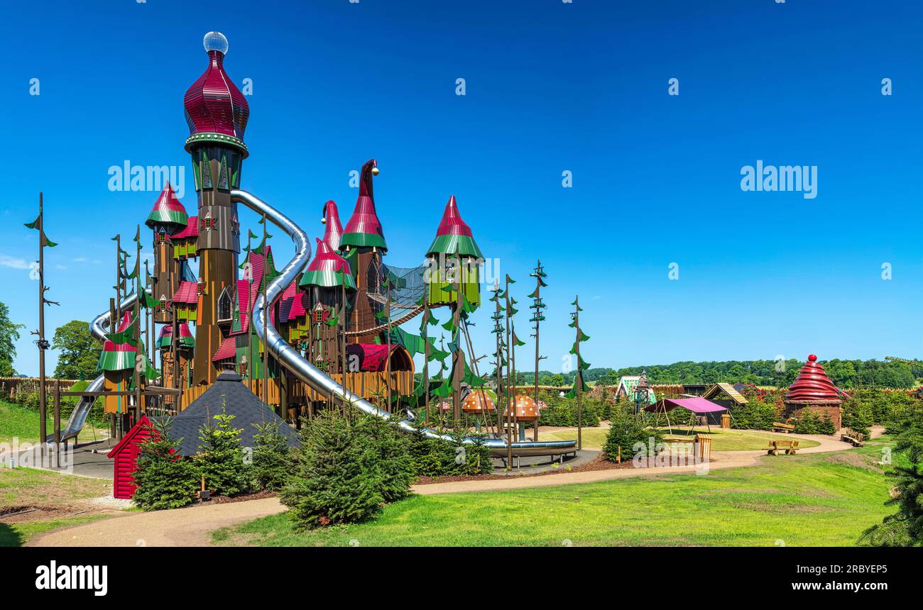 Blick auf Lillidorei bei Tag im Alnwick Garden, Alnwick, Northumberland, England, Großbritannien Stockfoto