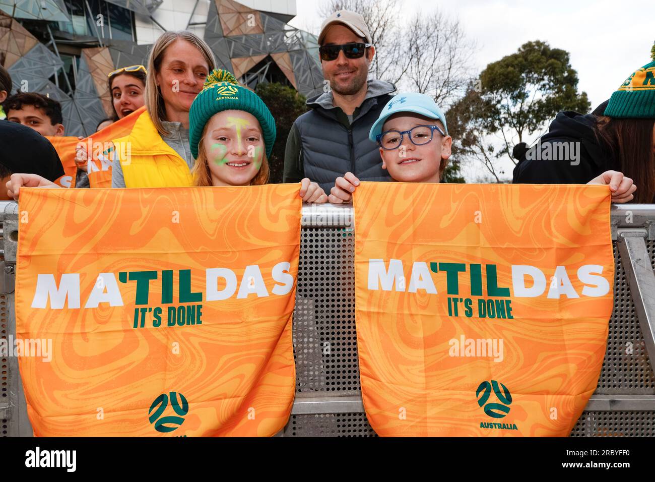 Melbourne, Australien. 11. Juli 2023. Australische Fans, die während der Präsentation der FIFA Frauen-Weltmeisterschaftstruppe am Federation Square gesehen wurden. (Foto: George Hitchens/SOPA Images/Sipa USA) Guthaben: SIPA USA/Alamy Live News Stockfoto