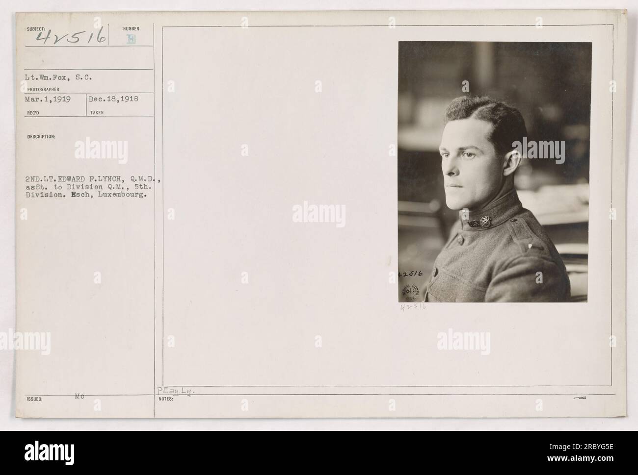 Ein Bild von 2. Leutnant Edward F. Lynch, Assistent der Division Quartermaster, 5. Division, in Esch, Luxemburg während des Ersten Weltkriegs. Aufgenommen von LT. WM. Fox am 1. März 1919, eingegangen am 18. Dezember 1918. Referenznummer: 111-SC-42516, Subjekt 41516. Fotograf: Subiect 41516. Hinweise: 2816 und 42516. Stockfoto