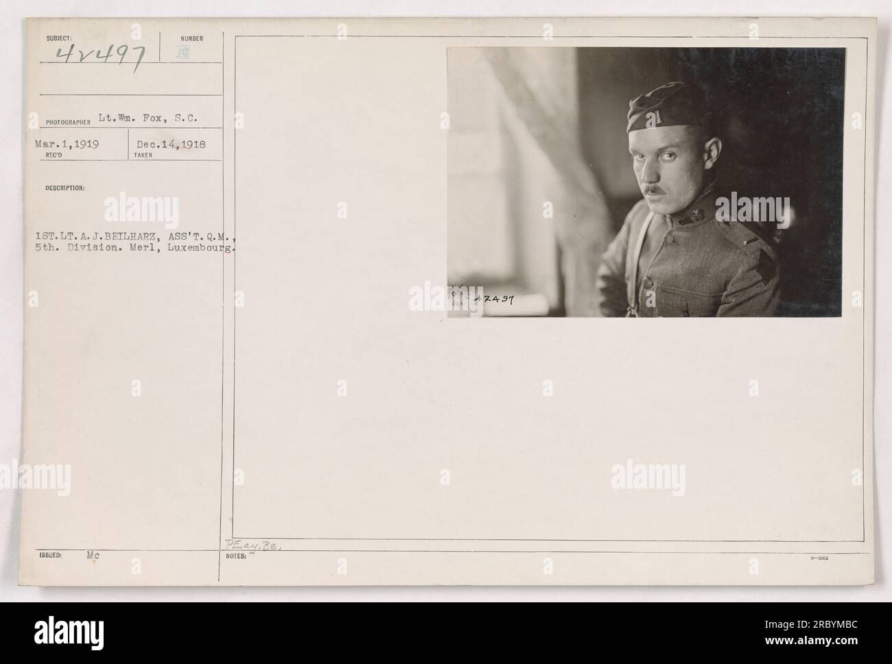 1. LT. A. J. Beilharz, Assistant Quartermaster der 5. Division, in Merl, Luxemburg. Das Foto wurde am 1. März 1919 von LT. W. Fox mit der Nummer 111-SC-42497 aufgenommen. Es wurde am 14. Dezember 1918 herausgegeben, und es gibt weitere Hinweise unter der Nummer 42437. Stockfoto