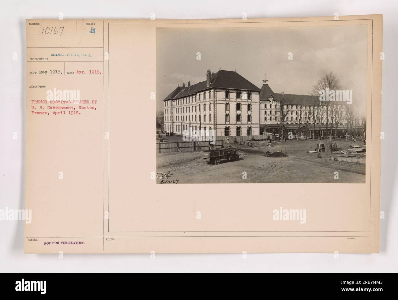 Französisches Krankenhaus, das von den USA gemietet wurde Im April 1918 in Nantes, Frankreich. Dieses Foto wurde vom Signalkorps aufgenommen und ist nicht zur Veröffentlichung bestimmt. Das Bild ist Teil von Thema 10167 und wurde im Mai 1918 fotografiert, aber die Notizen enthalten keine zusätzlichen Informationen. Stockfoto