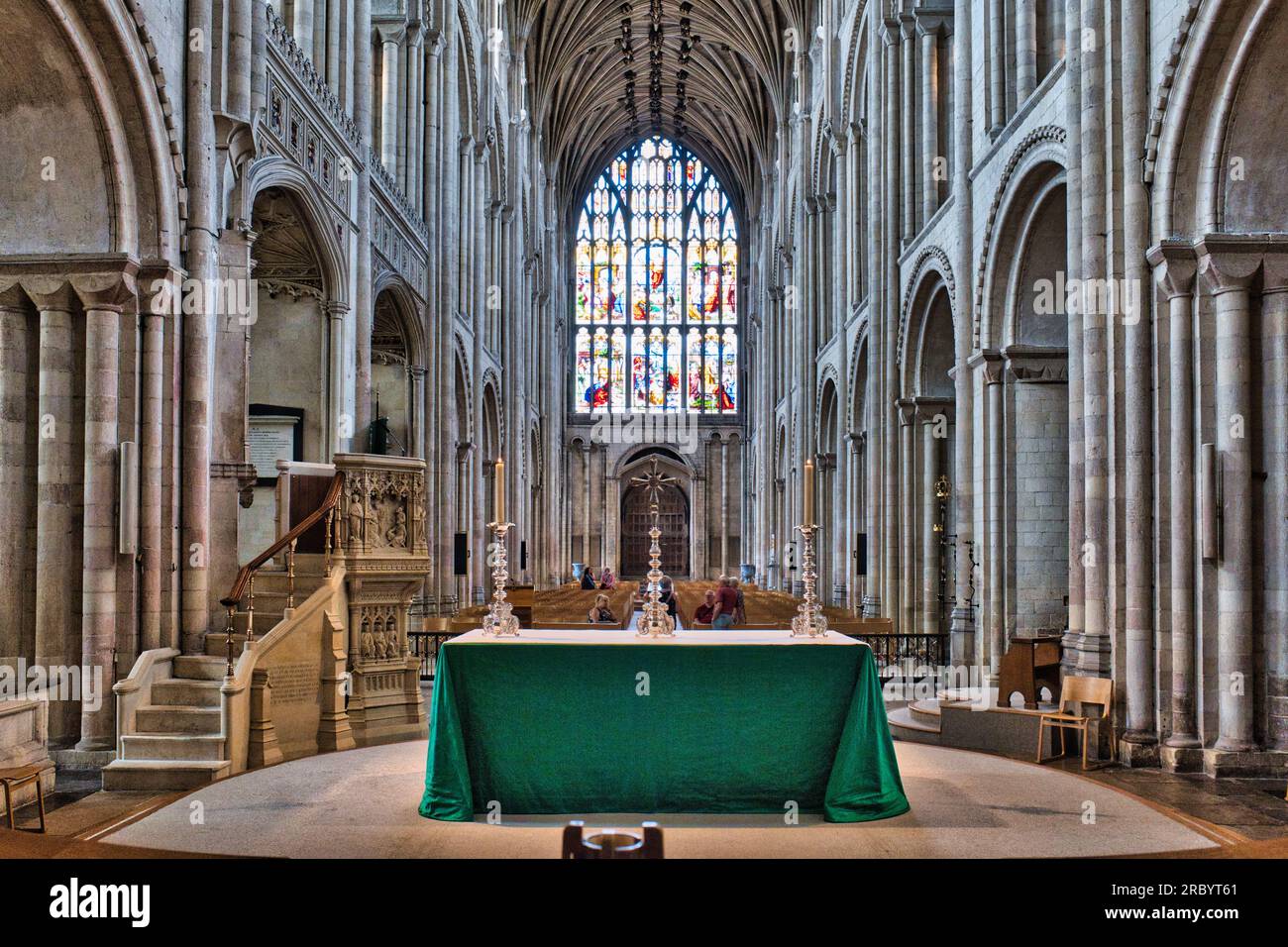 Norwich Cathedral und Altar Stockfoto