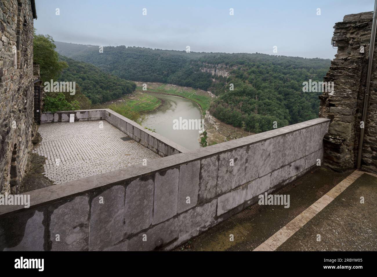 Fluss Ter aus dem Kloster Sant Pere de Casserres. Spanien. Stockfoto