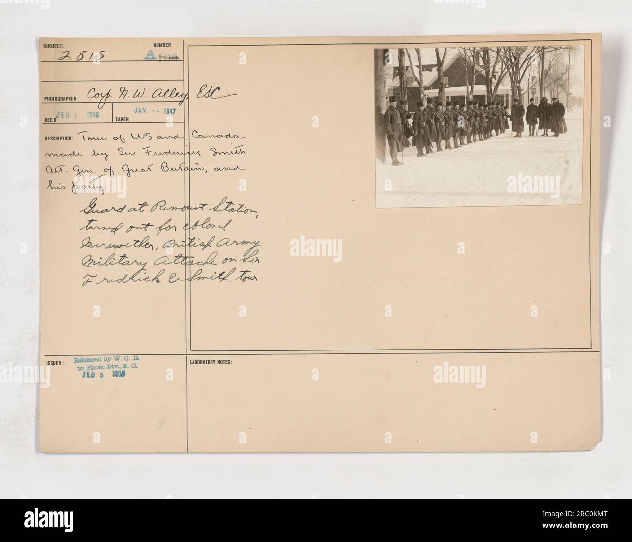 Wache an der Umbaustation steht auf Colonel Merewether während Sir Frederick Smiths Tour durch die USA und Kanada. Dieses Bild wurde 1918 aufgenommen und vom Kriegsministerium an die Fotoabteilung herausgegeben. Stockfoto