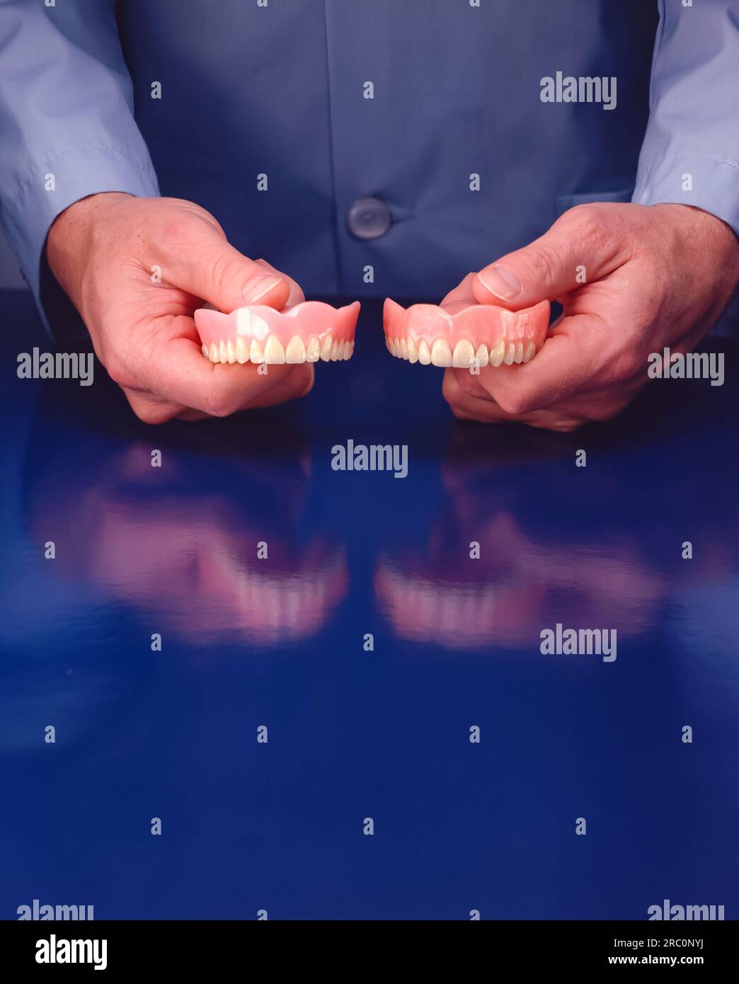Zahnarzt, Zahnarzt, Krankenschwester, Assistentin, Zahnprothesen, Kronen, Stockfoto